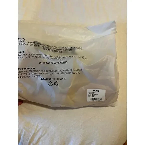 NWT Skims Fits Every Body T-shirt Bra 34B - Picture 3 of 4